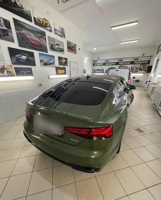 Audi в боксе детейлинг-центра